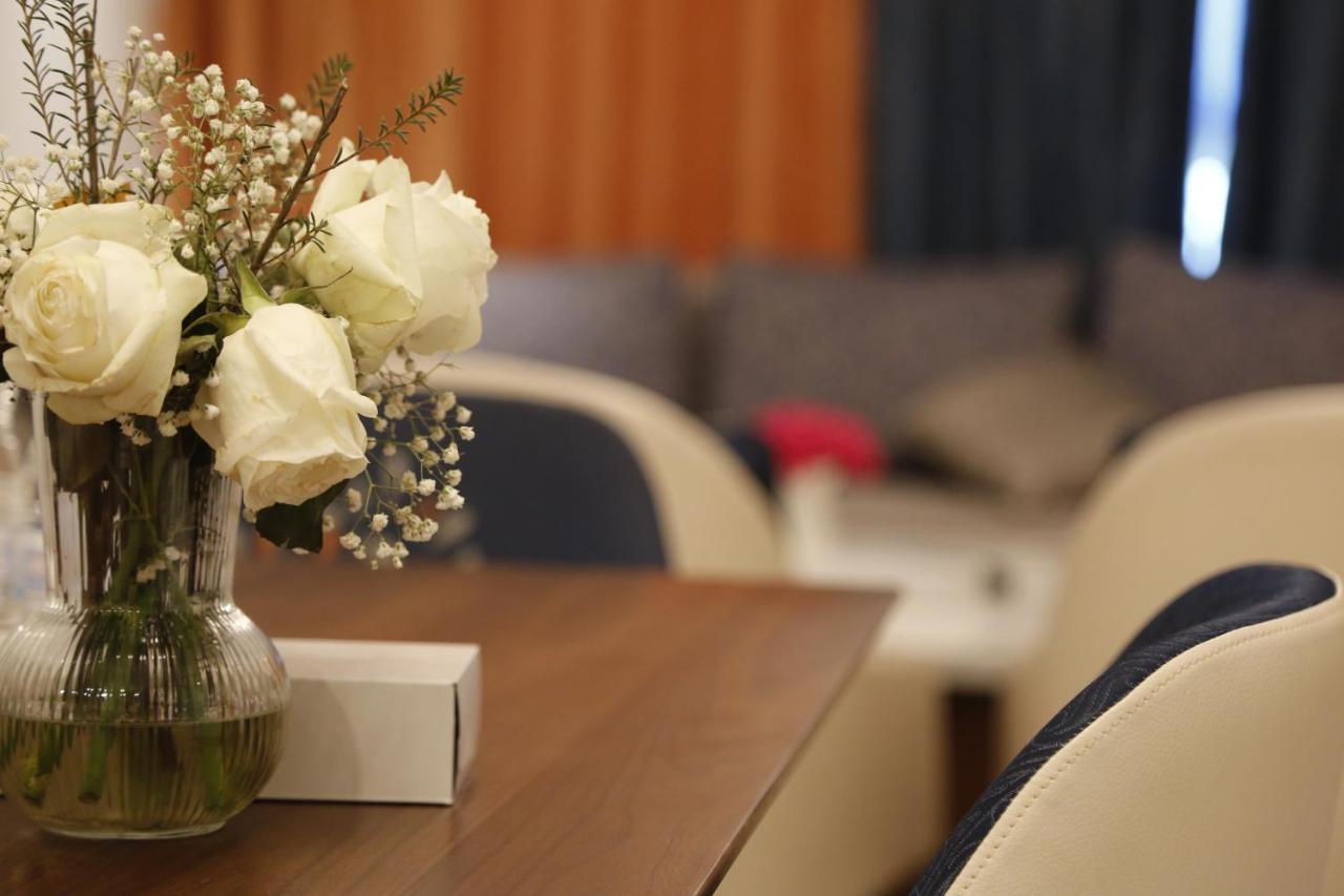 Waterfront Hotel Apartment Lusail المظهر الخارجي الصورة The interior of the hotel