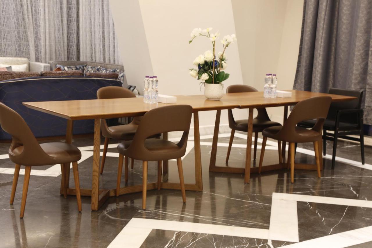 Waterfront Hotel Apartment Lusail المظهر الخارجي الصورة A meeting room at the Embassy of the United Kingdom in Riyadh
