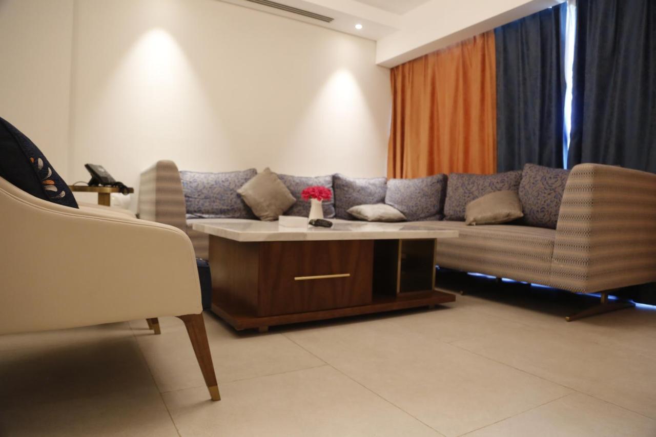 Waterfront Hotel Apartment Lusail المظهر الخارجي الصورة A living room in a house