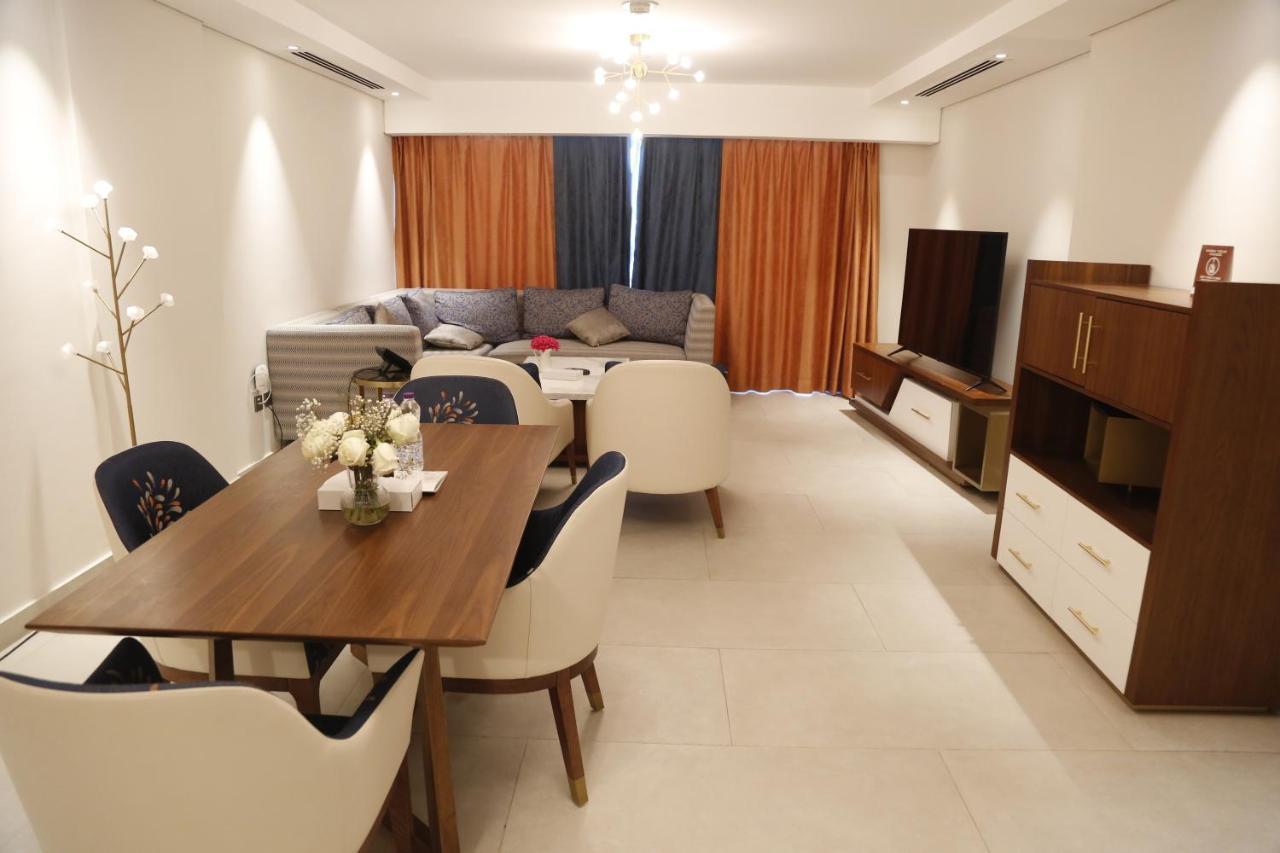 Waterfront Hotel Apartment Lusail المظهر الخارجي الصورة A living room in a condominium